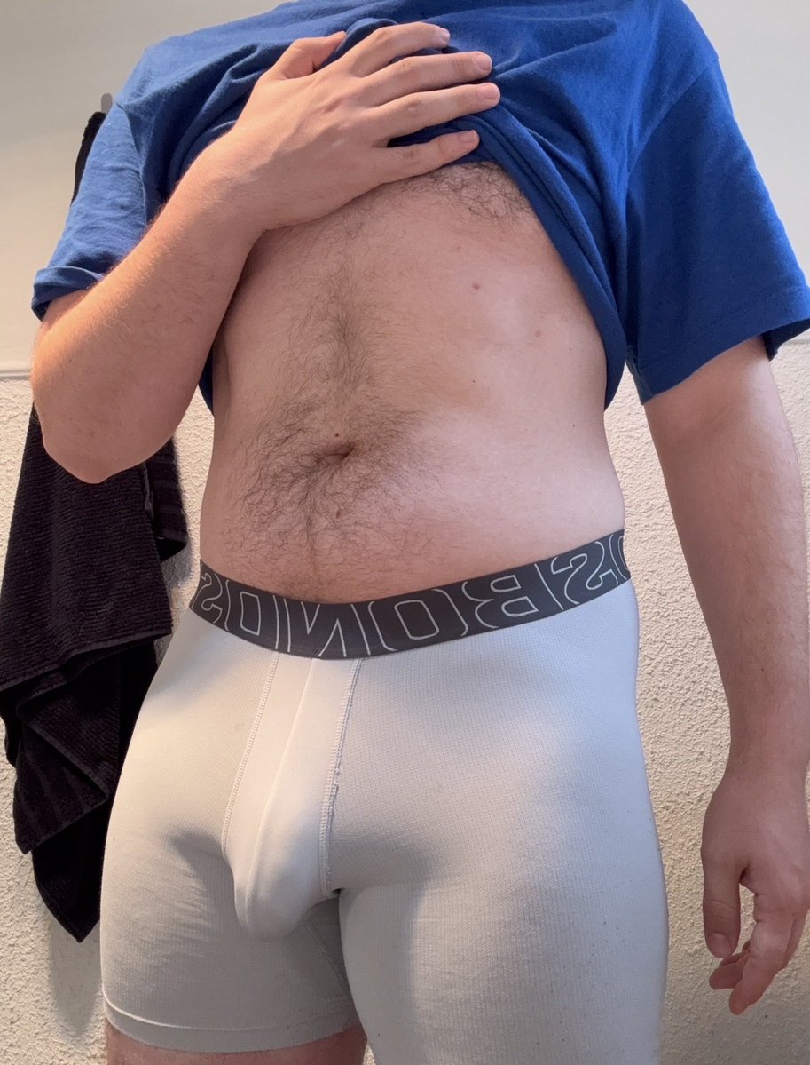 jaiwno's tweet photo. stripping off after a long day in these https://t.co/ZbixCGrMip