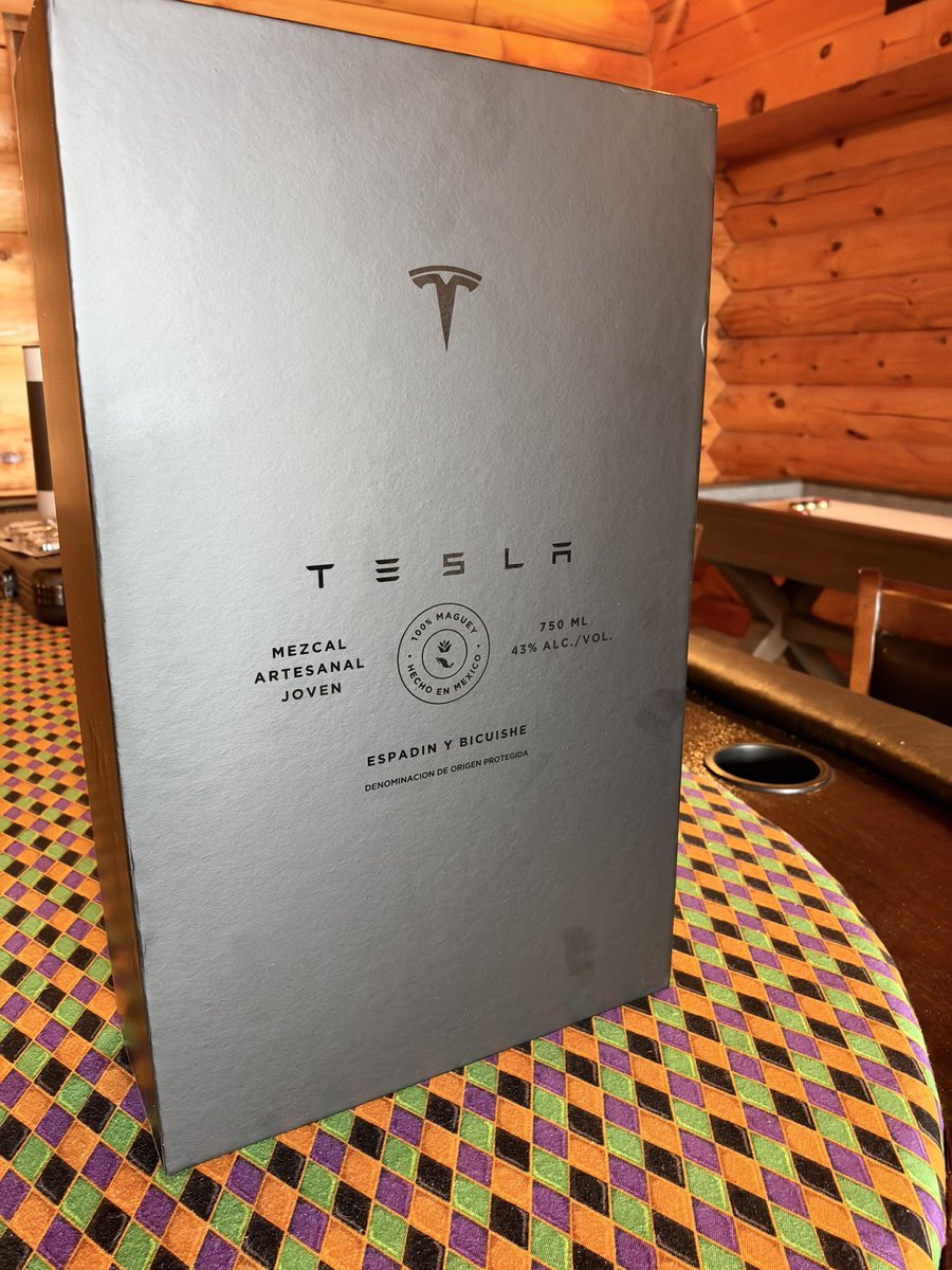 DragTimes's tweet photo. Tesla Roadster Tequila signed by Franz https://t.co/bsg3j38w7J