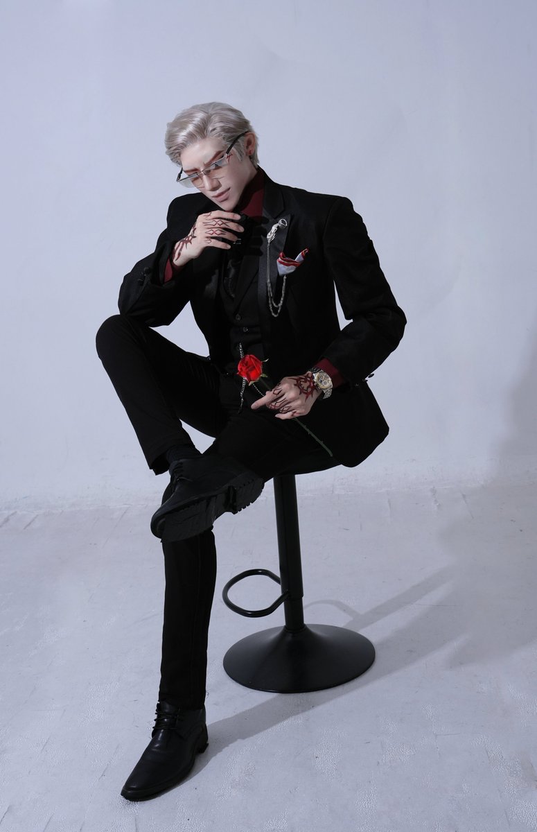 kakukatarikicos's tweet photo. 刀剣乱舞cos 祝装 山鳥毛

──熱い想いを悟られまいと気恥ずかし気に炎を宿した瞳を伏せる── https://t.co/CzgyoGKImZ