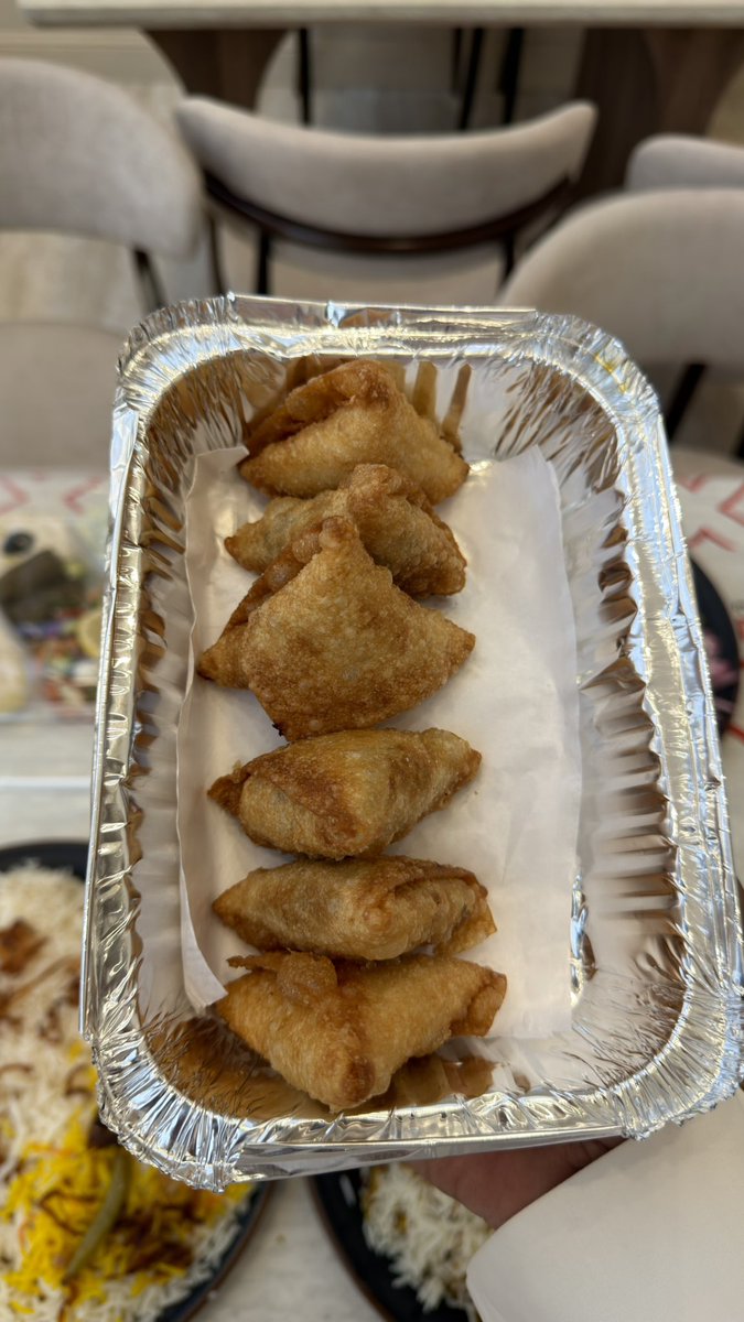 fahem1403's tweet photo. هذا المطعم يقدم برياني بالدماغ
خبرتهم بالجنوب ٣٠ سنة وفتحوا بالرياض فرعين 
القادسية و البديعة 
يستخدم دجاج ولحم بلدي
اعتبره اختياري الاول بغرب الرياض في البرياني طبعا 
واذا جيتهم جرب الدجاج ع الفحم و السمبوسة مبدعين فيها 
اسمه مطاعم الماسية وعندهم مكان للعوائل بعد https://t.co/Q6OX9Uz6Aa