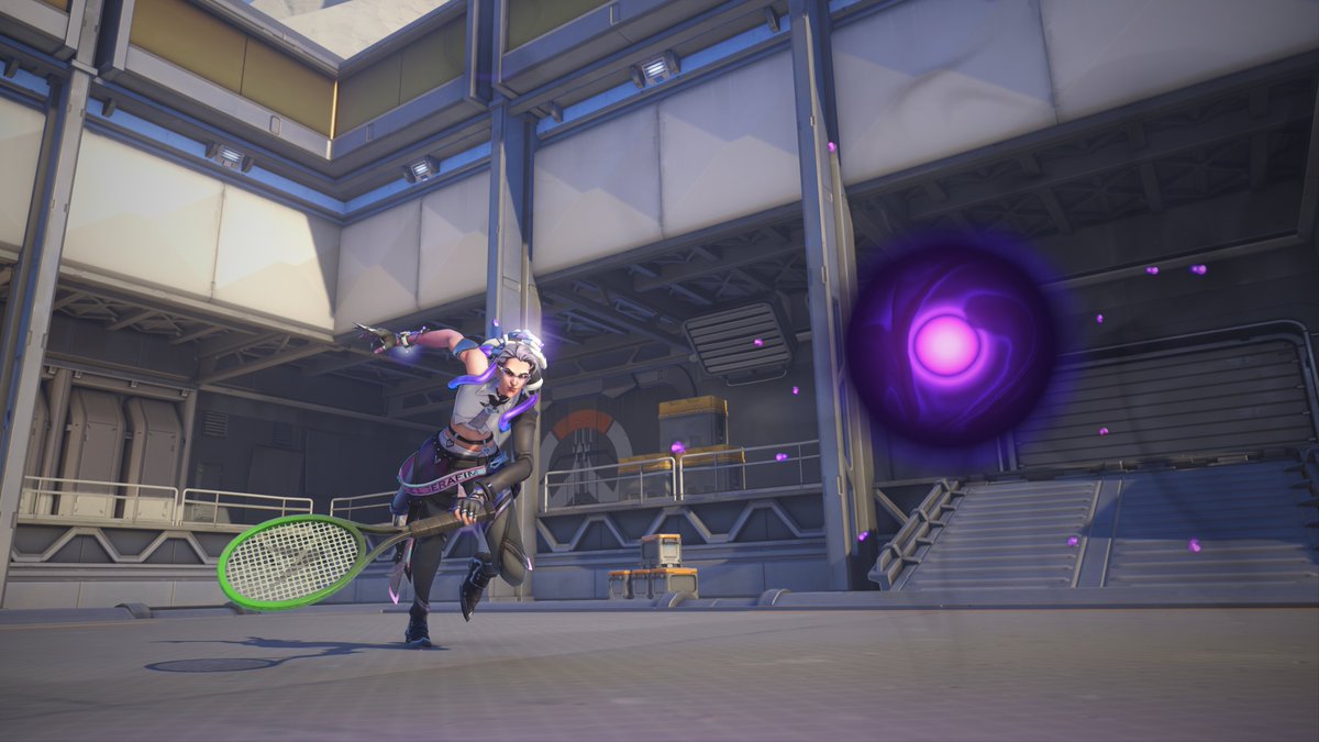 SkaVorah's tweet photo. "Made my Night" Moira is one of the best skins in the game imo. But there are no excuses for such an expensive skin to have this inconsistency displaying unique VFX. Only a single highlight intro shows her orbs correctly and not even default hero select animation does!
#Overwatch https://t.co/jlOEkzKBnR