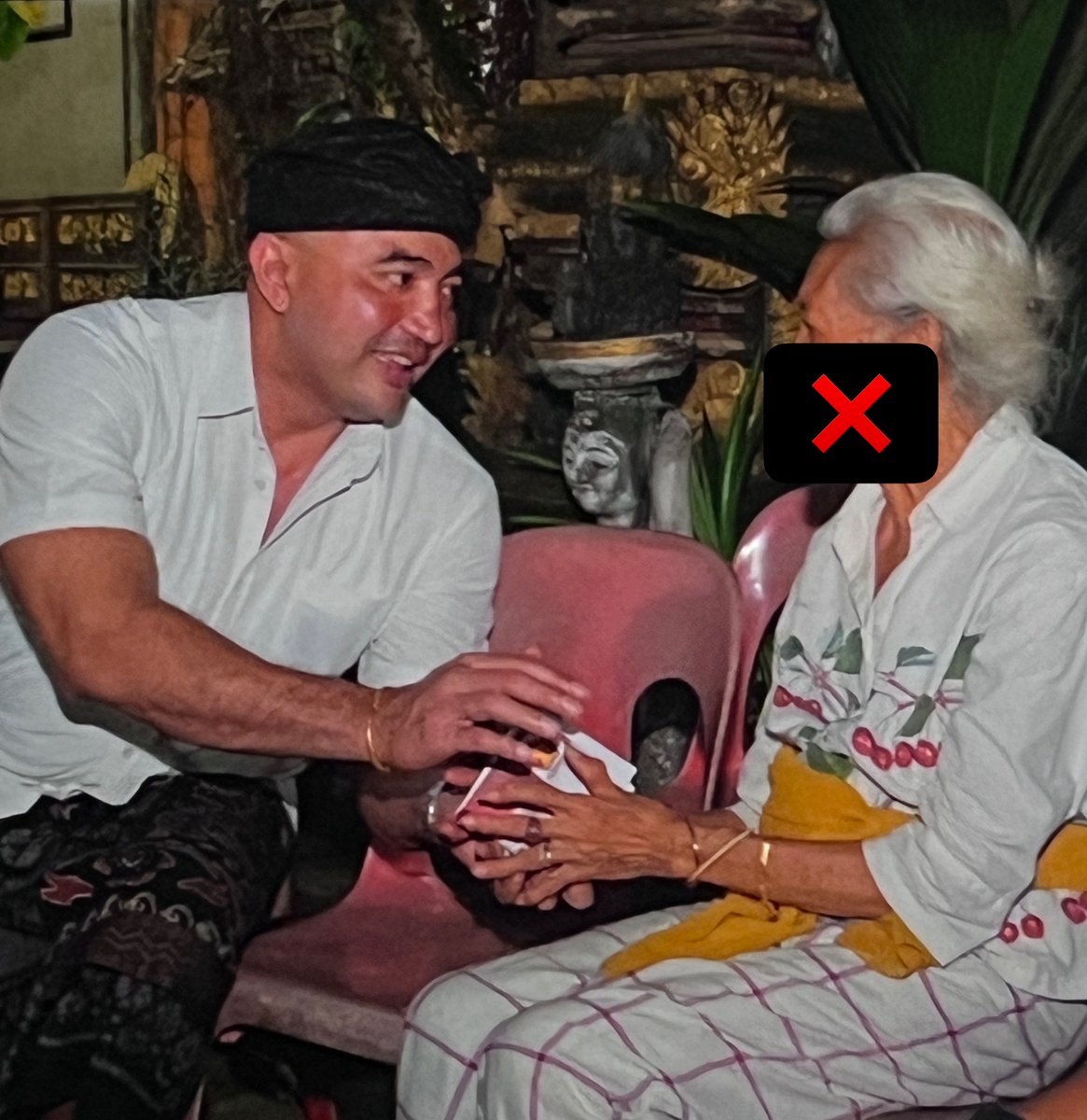 cmeninurarea's tweet photo. @akxxyr @encyclopedilove @fishtofu16 @wishyueluck Cari di de gadjah , nih nenek nya carmen, Adik" mama carmen nya juga terpampang nyata di sana. Gausah pada denial keluarganya 02 voters. Jangan lupa mama nya juga inceran debt collector. Kurangin oversharing warga sini suka mengulik https://t.co/Y4xHOBlF6Z