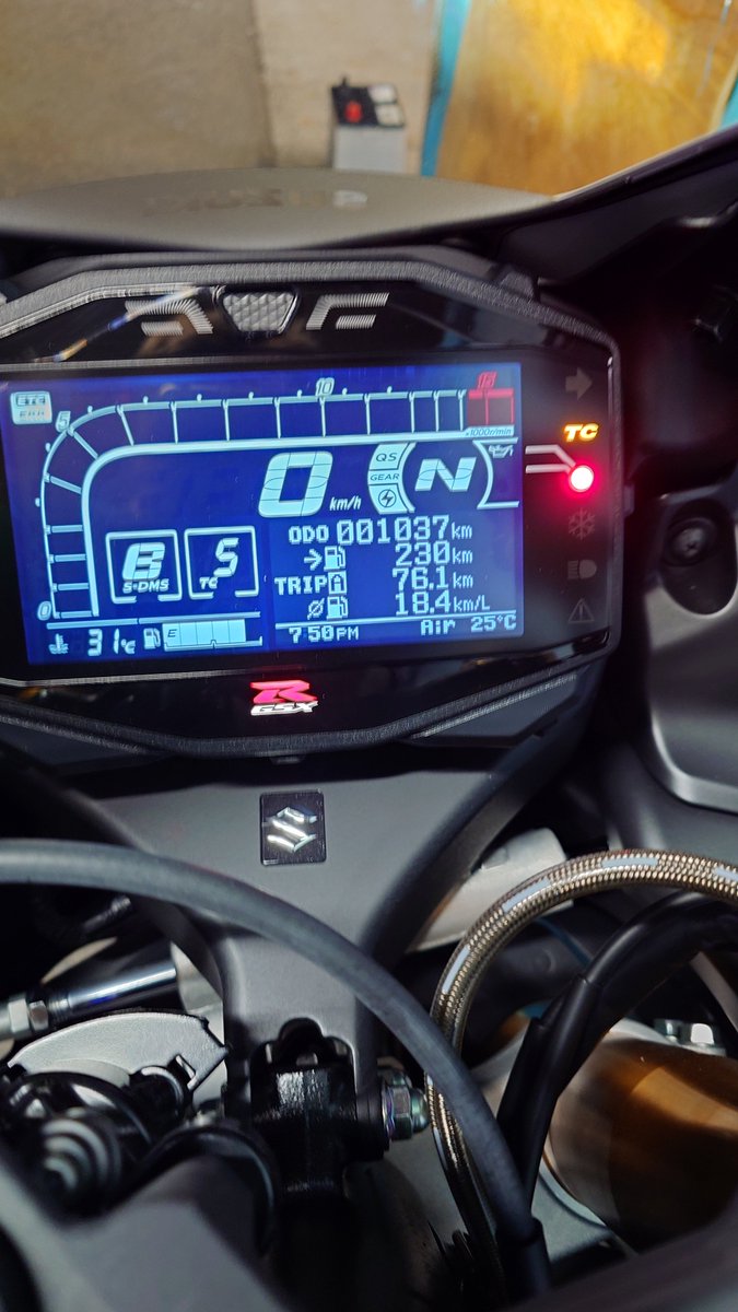 GSXR600L0's tweet photo. 慣らしも初回点検も完了
6000回転以降も使えるぞー

ただ公道やと高速乗らんと5000以下で全て事足りてしまう… https://t.co/E5u1YJRxKp
