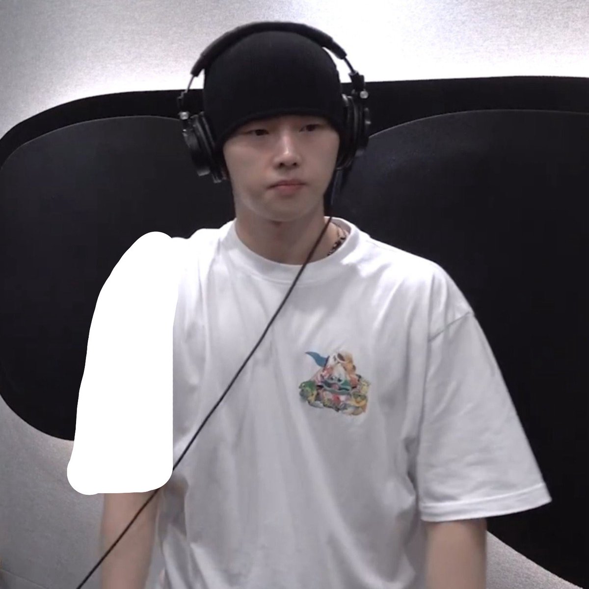 i_nmass_'s tweet photo. @koo_il2 가려주세요 원치 않아요 https://t.co/LOibingc2B