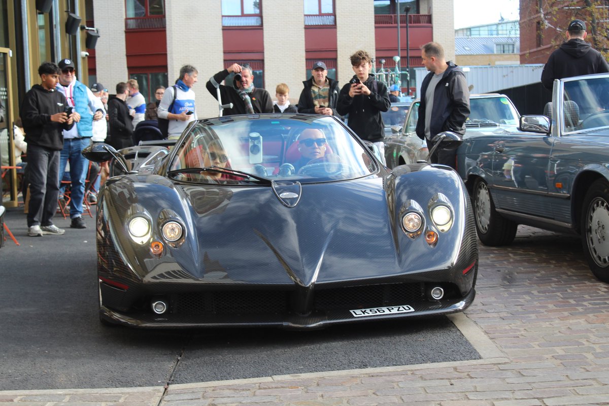 OctaneJames's tweet photo. Flying visit to Classics &amp; Cake at Duke of London in Brentford this morning. Lovely to see some wonderful cars and catch up with some great people. https://t.co/ReJwzsiY6v
