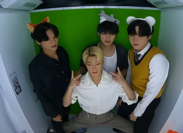 Liomong_'s tweet photo. 저 이 사진 어디서 자만추 햌는데
진심 너무 조와요 이거 어디서봐요?

너무 많은게 느껴지는 사진이고
내가 더 표현하면 줄 그일거 같아서
혼자 찔려가지고 앨범잠그고 매일 보는 사진

에있띠쓰 알파들 사이에서 다리벌리고 있는 낫듕이 https://t.co/2WYTP8jcBv