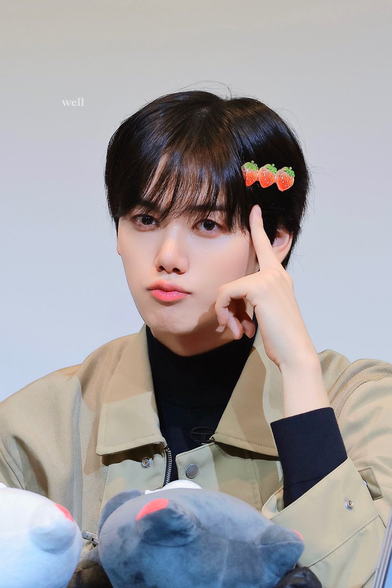 well0917's tweet photo. 261018 강랏코 졸귀 수준..💯
#크래비티 #민희 #CRAVITY #MINHEE https://t.co/rn6f4amjG6