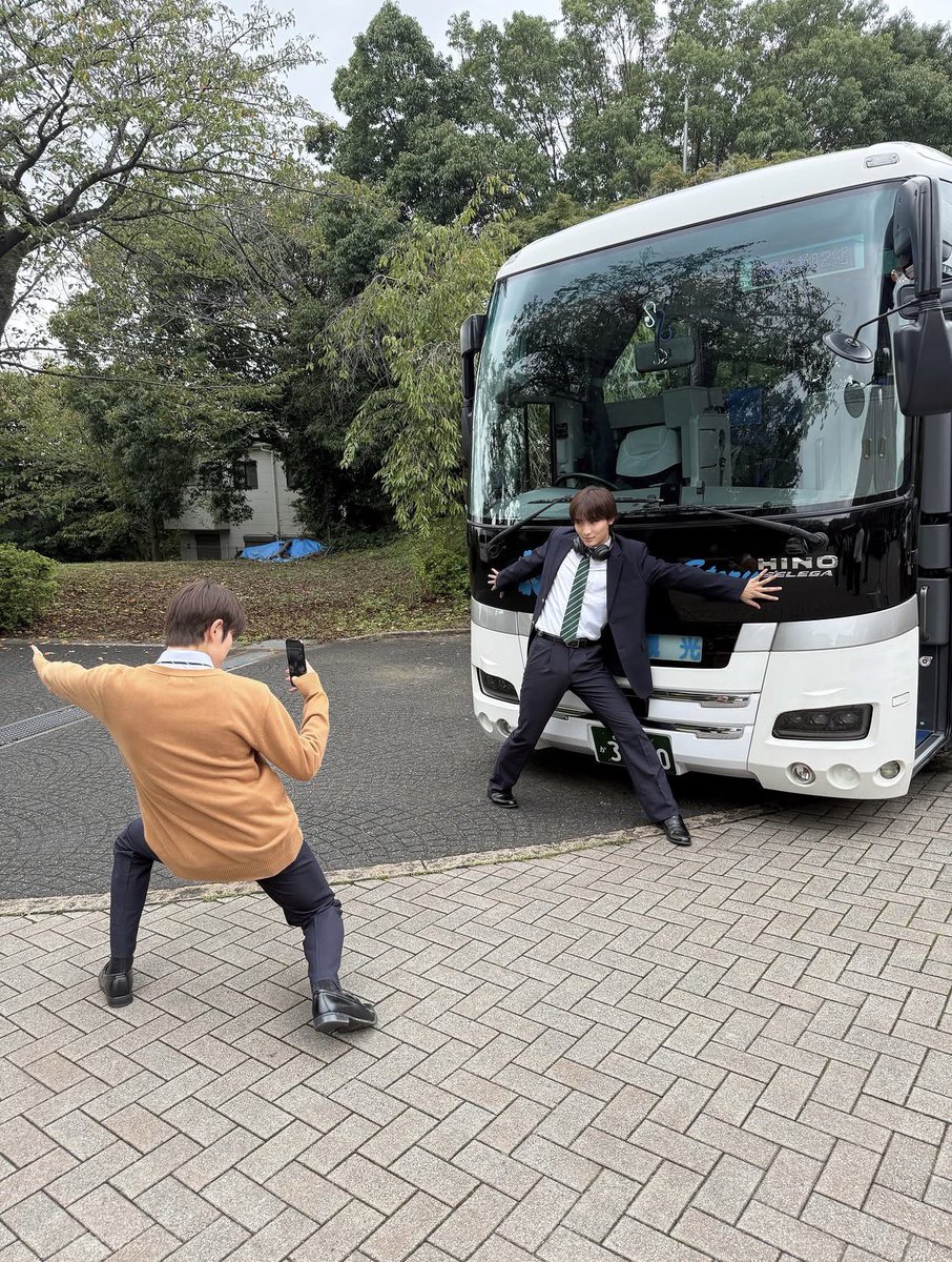 suekkos2's tweet photo. 修仲𝐈𝐃𝐎𝐋組のオフショが好きすぎる https://t.co/lr4amZe58S