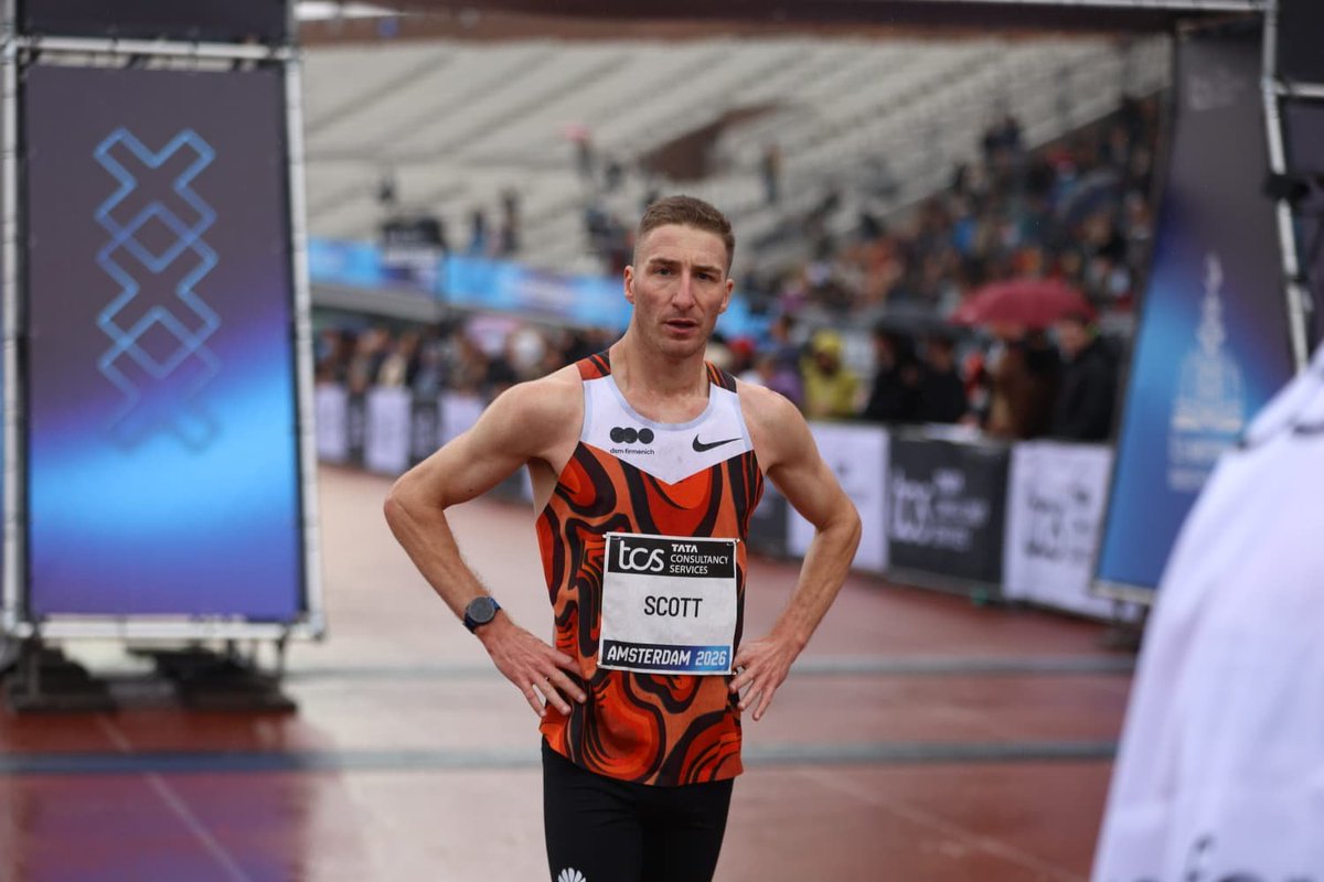 FastRunning's tweet photo. 2:10:14 PB for @_MarcScott at the TCS Amsterdam Marathon 🇳🇱! A PB of 2:13:20 for Jonathan Escalante Phillips also.

📸 @runoutofhell https://t.co/UhL6QkvcIi