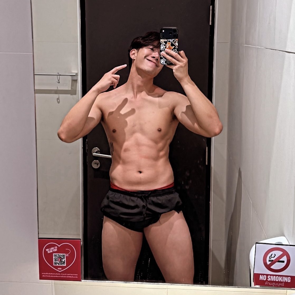 LiirBL's tweet photo. This ig story from Tul yesterday reminds me of the good old days #tul_pakorn https://t.co/gqiZyxwmWp