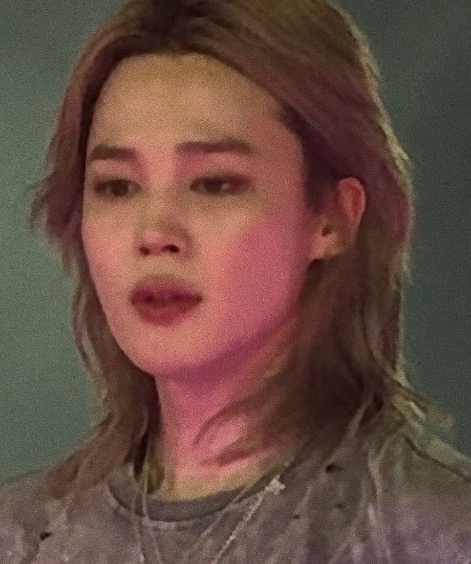 dollfolders's tweet photo. love when his lips look extra poutier than usual https://t.co/ZNn7nQaO8q