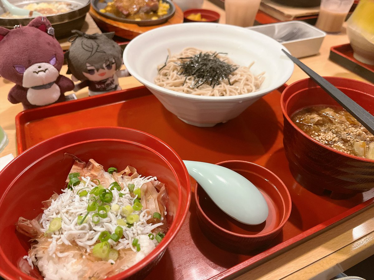 aoto_666's tweet photo. ハピコスお疲れ様でした!出しそびれてたフェスジャージやっと着た https://t.co/5W0KQ4WLmu