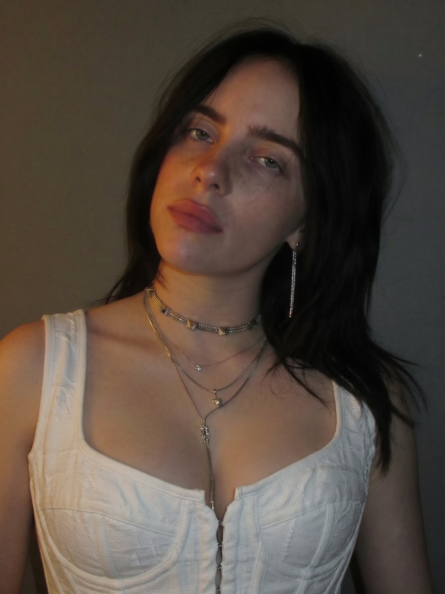 iversen21046's tweet photo. 📷#billieeilish #billie #eilish #celebrity https://t.co/tmqd5oafJL