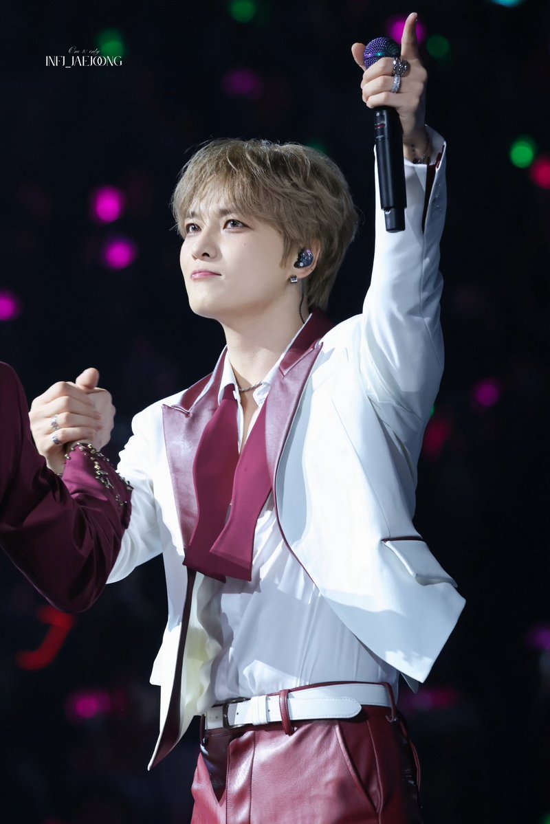 INFJ_JJ's tweet photo. 20261010 JX CONCERT <CORE> Day2 
Wherever you go, we’ll be there.🤴🏻💚

@bornfreeonekiss
#김재중 #Kimjaejoong #ジェジュン #金在中 #JX #JX_CORE https://t.co/DzQyRoLDDK