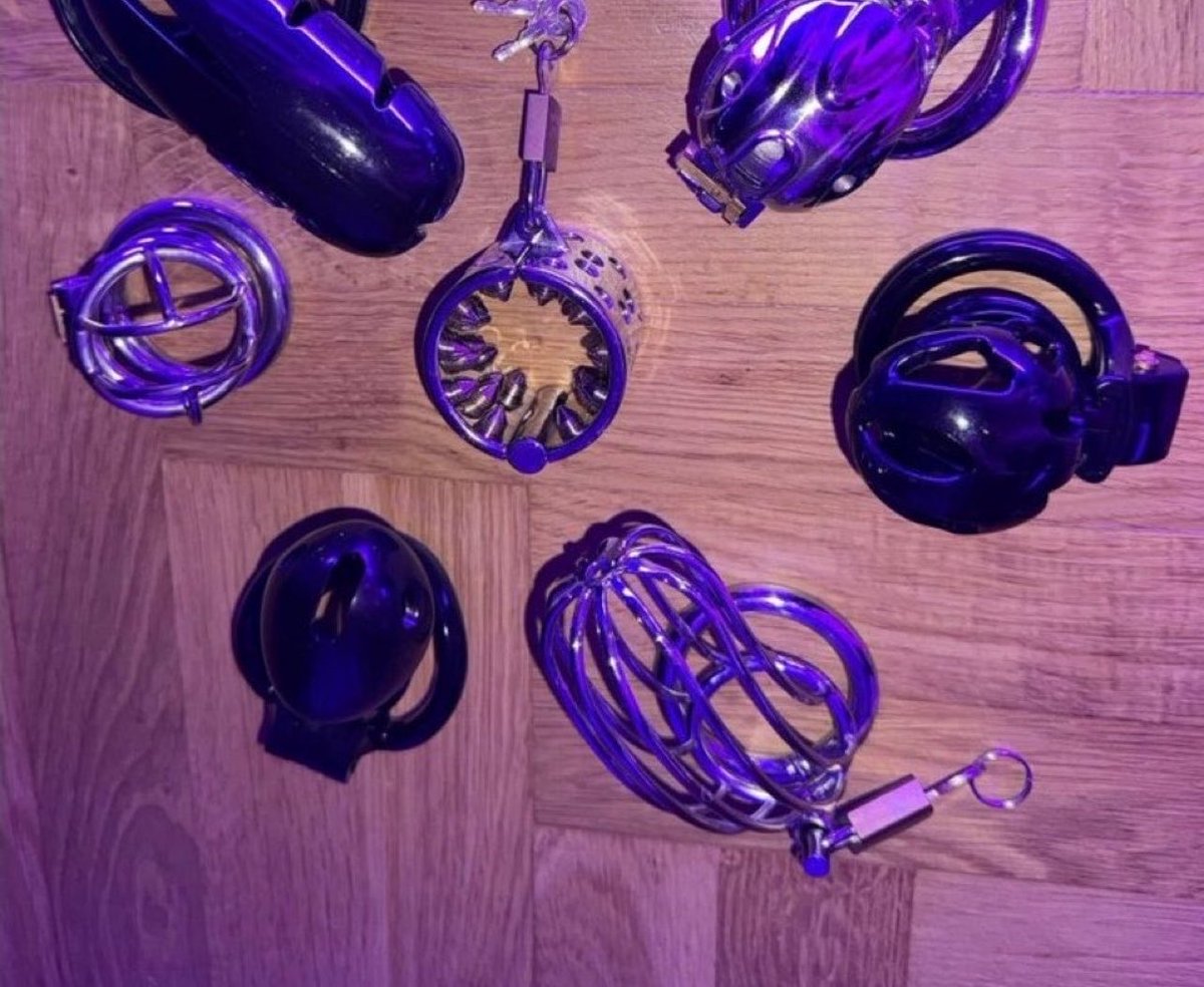 HerrinViking02's tweet photo. Ich werde niemals ein KG tragen, meinte er…

Bis er einmal meine Stimme am Telefon gehört hat.  
Ich hab ihm drei Links geschickt  
und er hat sich direkt einen bestellt. 🤍🔒

Like und Retweet🥰 https://t.co/QbHtkJnLvY