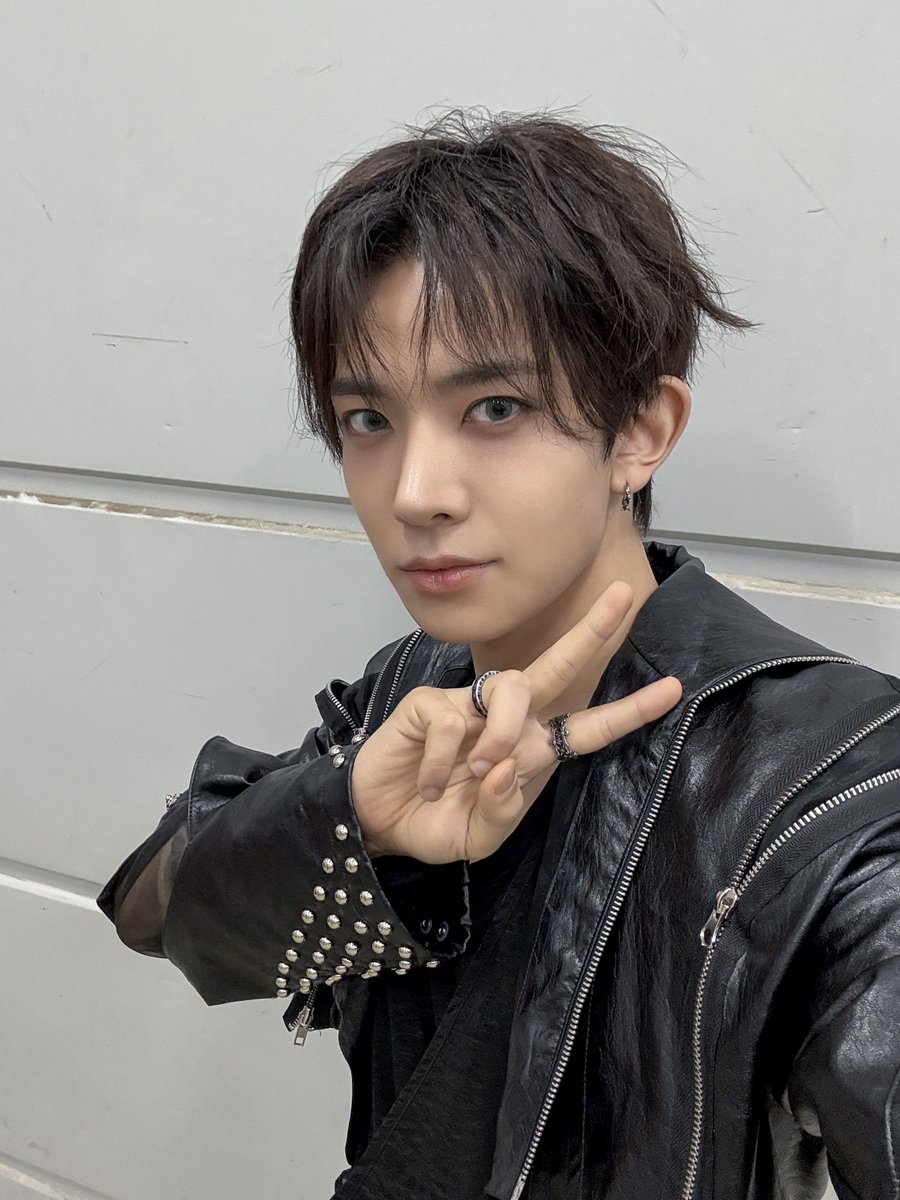 h_evva_n's tweet photo. 261018 @ NOL FESTIVAL
#EVAN #에반 https://t.co/emCBJPivEH