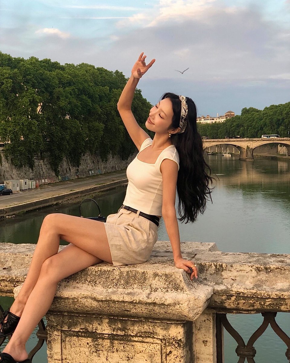 OrlandoDC6's tweet photo. なんとなく物思いにふけってしまう、そんな秋の夜長。結構大事なことだと思うんだ。 🍀💬
mgYWwJr https://t.co/mQj1WYAJXq