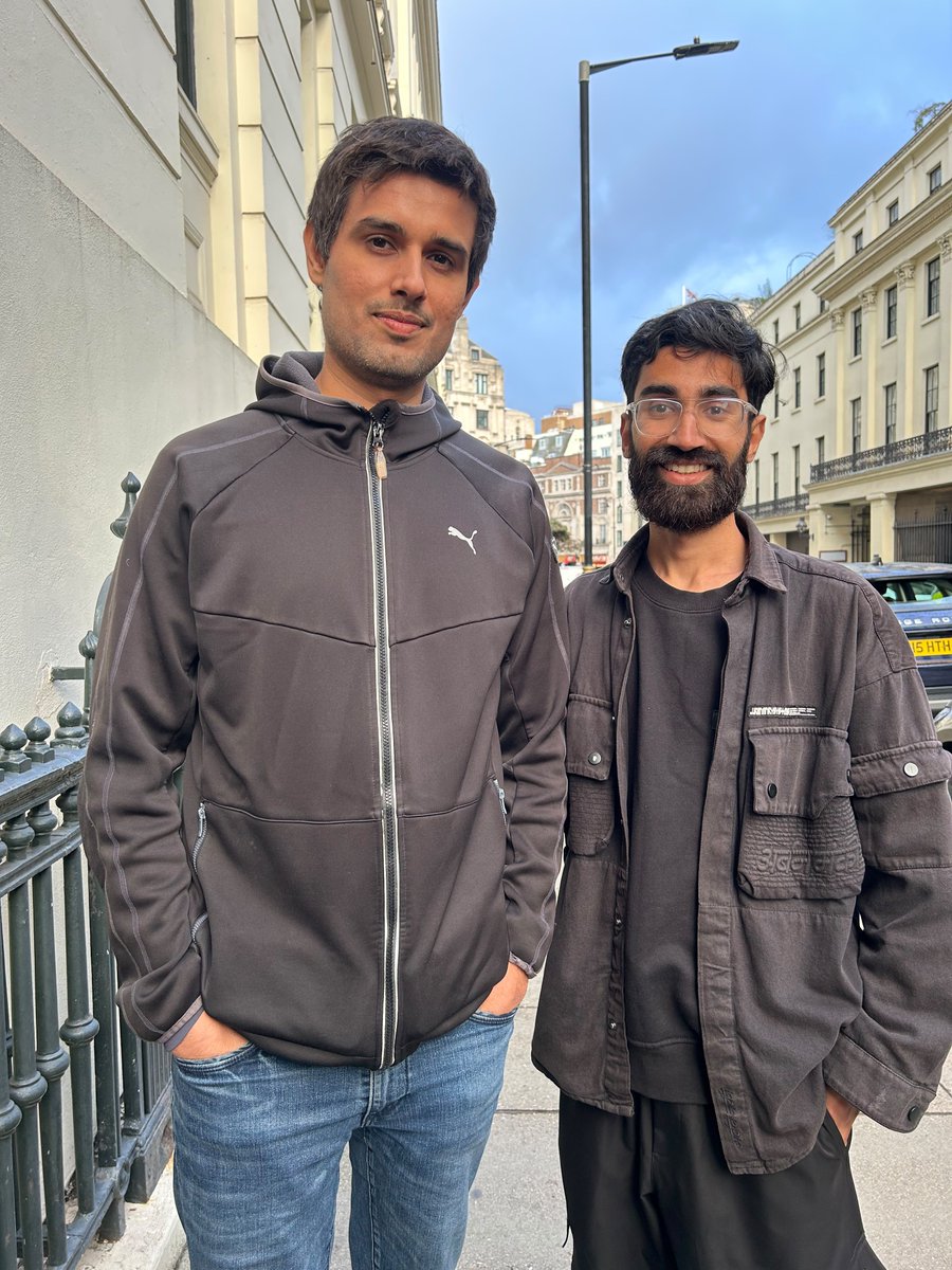 kaushikrj6's tweet photo. It was great to see you in London, @dhruv_rathee. https://t.co/adBUedYPco