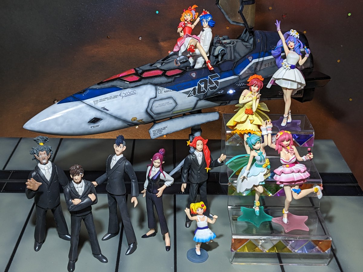 mutsuki_jin's tweet photo. #歌マクロス
#歌マク思い出 
ゲームの思い出もありますが、#マクロスモデラーズ のマクコン制作などでの資料としても重宝してました！

3Dデータ鑑賞機能も付きますよね？ https://t.co/4RN0npd0l0