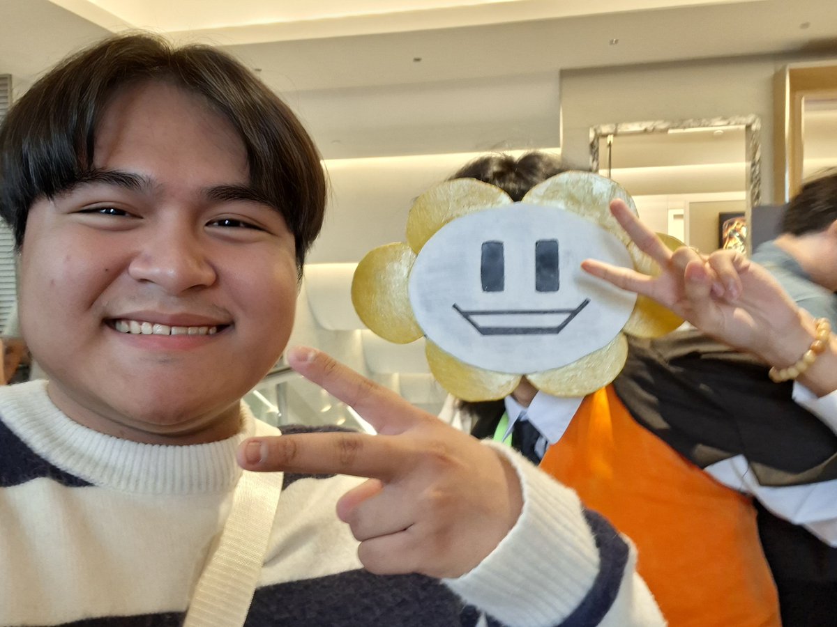 RedEXssb's tweet photo. One day I'll look myself in the mirror again and repeat that phrase, and smile the same way I did today.

@tobyfox, thank you for making such a big impact to my life. I can't imagine my life now without it. I would've fallen down many years ago if not for your hopes and dreams. https://t.co/Ftzt0gLzuI