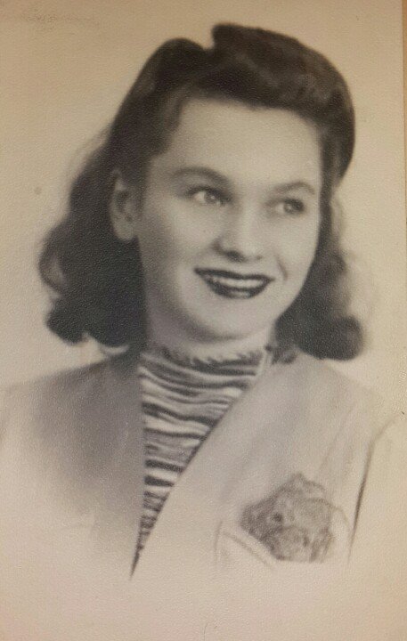 FabianNigro's tweet photo. Feliz día mamás! 🌹 Que éste y todos los días sientan el amor y la gratitud inmensa que muchas veces los hijos no llegamos a dimensionar y expresar en vida. 
Va mi beso al cielo, vieja querida! 💖😘
#DíaDeLaMadre https://t.co/kpzu8PYexe