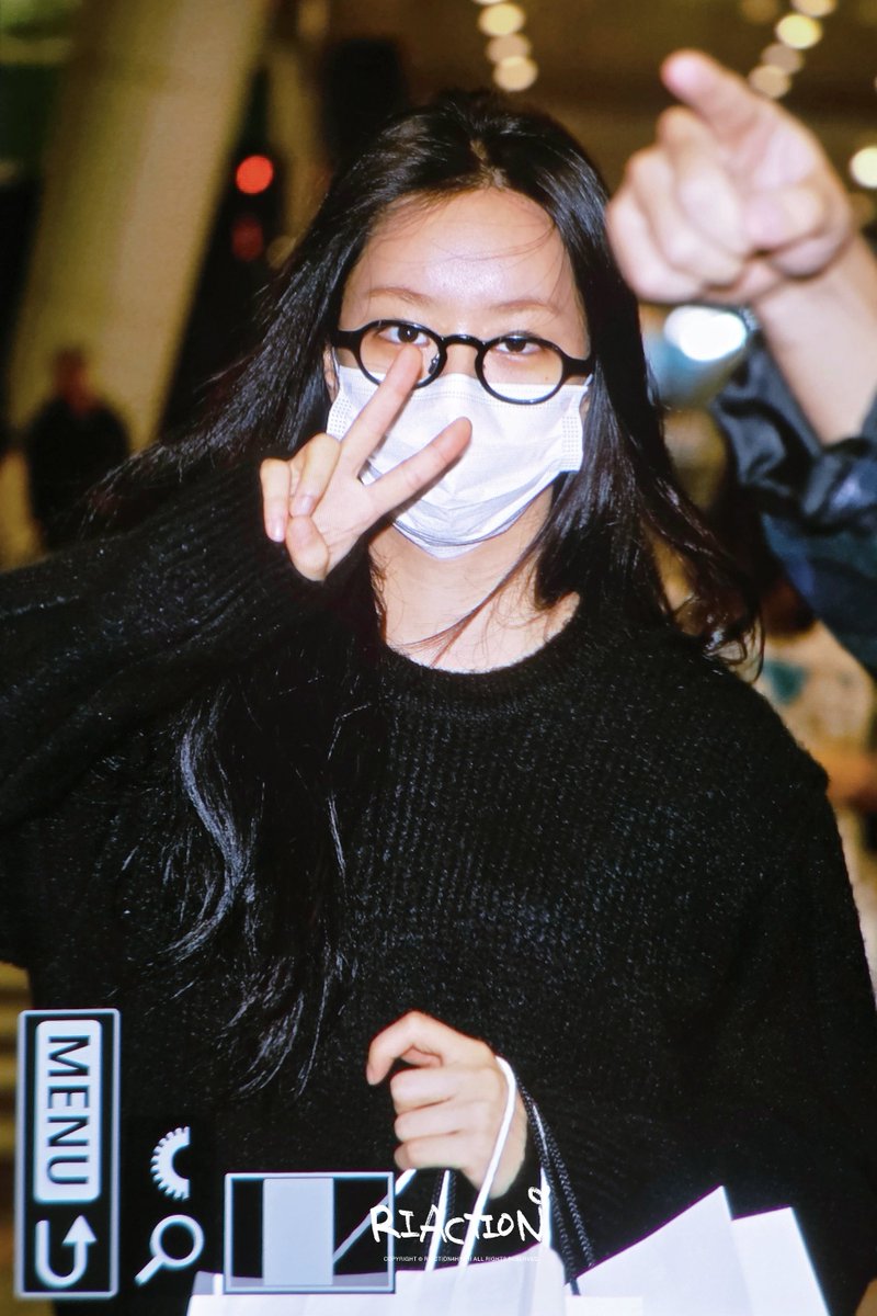 riaction4hyeri's tweet photo. 261018 ICN 입국 프리뷰
아우...! 바람이😖
#이혜리 #혜리 #Hyeri @hyeriherihey https://t.co/XXAhrA1W4l