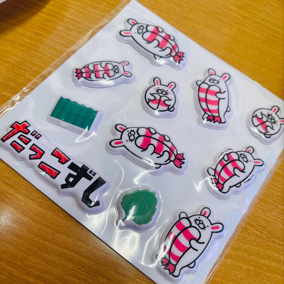necoyuki1125's tweet photo. スシローいったら
セ・リーグのガチャ発見したから
引いたらトラ🐯2匹来た❣️⸜(*˙꒳˙*)⸝
プリンコラボしてたから頼んでみたら
かわいい目印ももらえたし
ゲームのやつ当たってシールもらた♡かわいい～

#阪神タイガース https://t.co/i5QxX3Tmu7