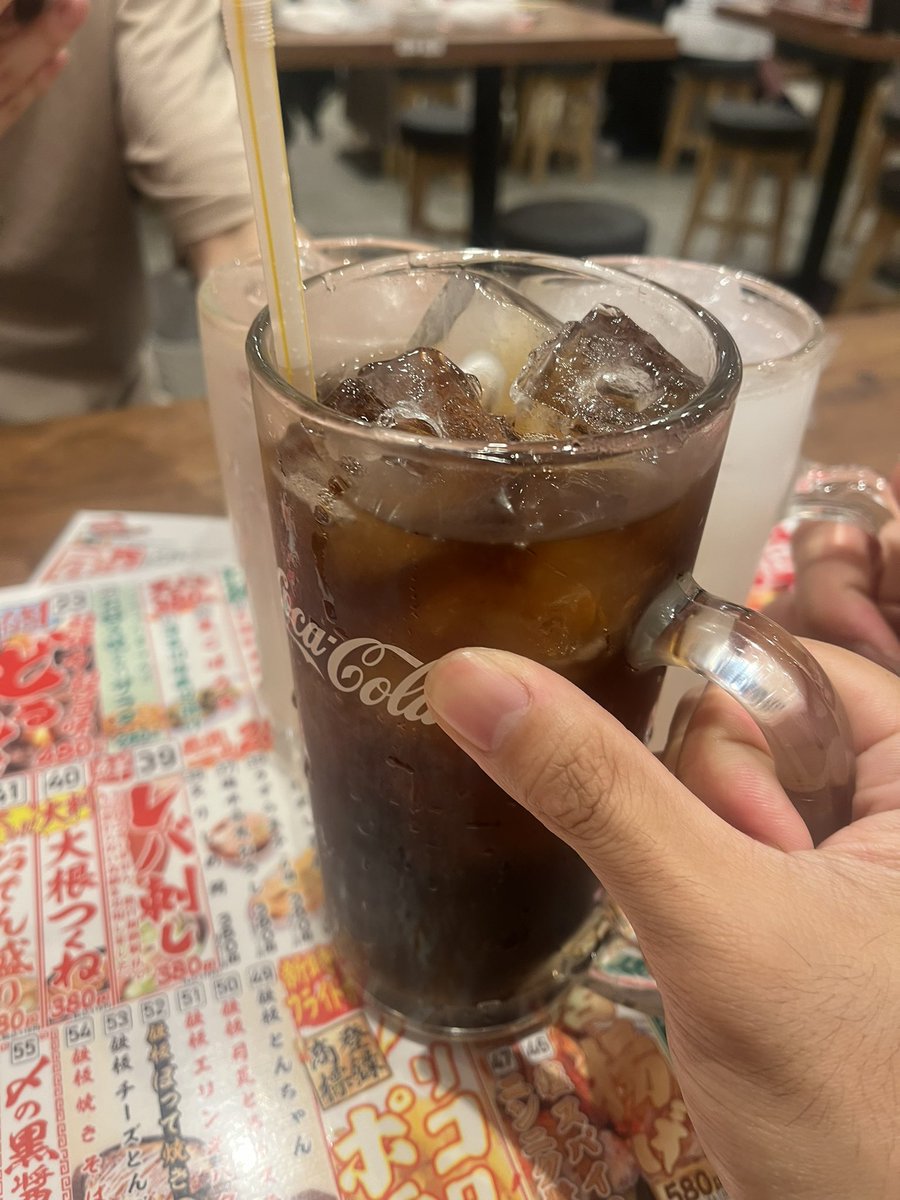 totottiyasha's tweet photo. ラーメン食って酒飲んでるのを観ながらコーラで我慢する1日だった https://t.co/7J36CVbObw
