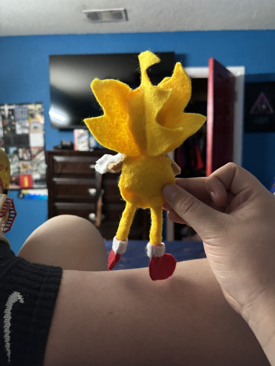 Geraldbeatbn6h's tweet photo. Super sonic plushie https://t.co/ZasE5eOm5A