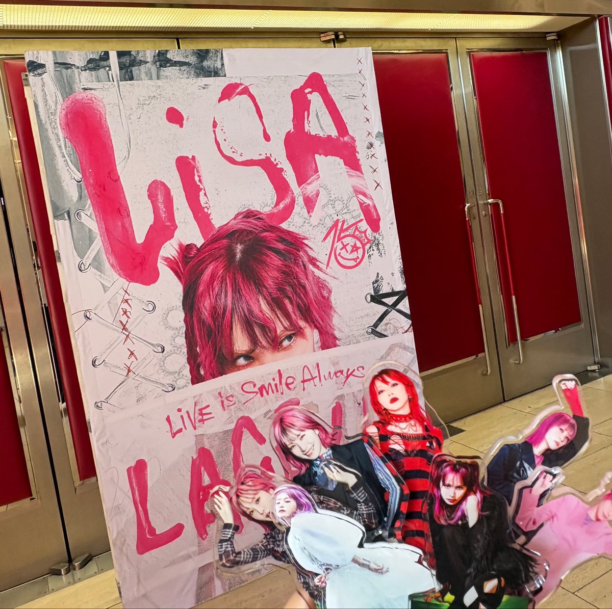 LiSA__poppo's tweet photo. なんだかんだ文句を言いつつ、16年間他界してこなかったのはね、LiSAちゃん単推しだからだよ。

ガルデモのユイちゃんも、
岐阜県関市の織部も好きだからだよ。

次回ツアーは強いセトリで頼むよ。

ね？

山梨、あばよ。

#LiSA_LACEUP 
#LiSA
#LACEUP_TOUR https://t.co/vK7DzriX0z