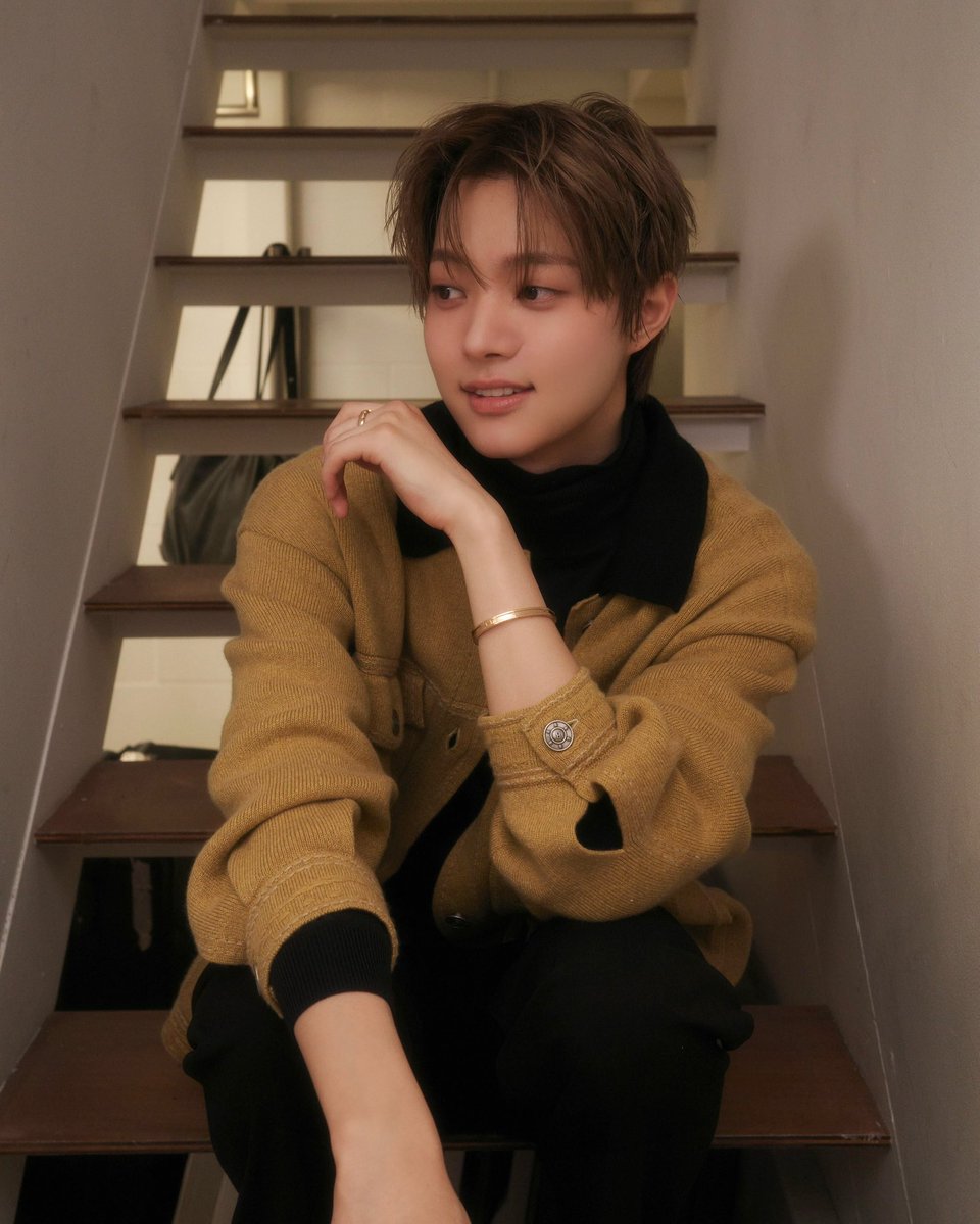 euijjooo's tweet photo. how does one look so husband https://t.co/olnFkFjPug