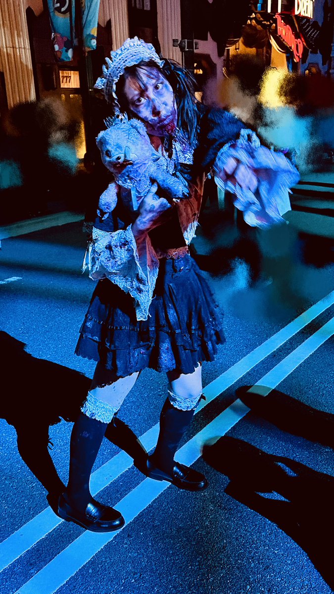 koro0413's tweet photo. 昨日もUSJ🌎
パレードとサンレス、ホラーナイトでした😊
楽しかった〜〜✨️ https://t.co/UndS6eae8H