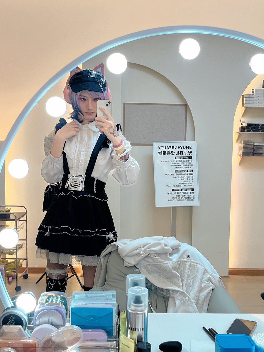 Wyyxhfnc's tweet photo. #男娘 呵呵..到家之后有兄弟不玩直接床上一躺看dangking... https://t.co/cfxuQ7CkiS