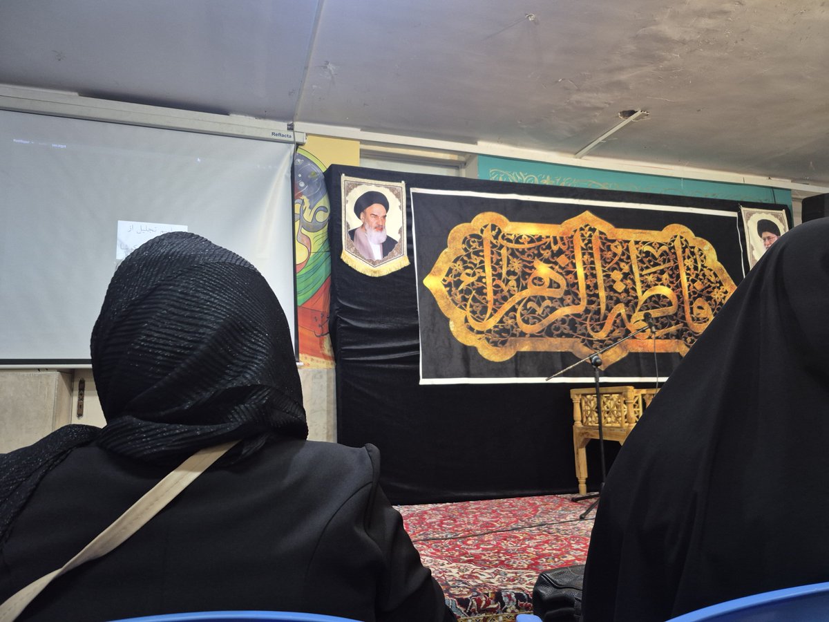 dokhtarsfand's tweet photo. اولین جلسه مدرسه پسرانه کوچیکه . https://t.co/qmFL7AKvil