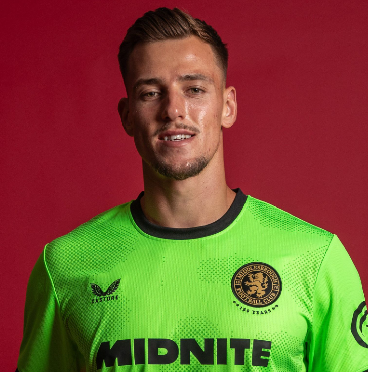Jack1130912's tweet photo. #Boro fans can i have your initial opinions on our new keeper?
In my opinion so far he looks weak from the corners his catching ability is poor and he looks like a nervous shotstopper as shown yesterday.
People were slating brynn last season for those exact mistakes.
Hopefully with time vitek can show us why we paid all that money for him.
Thoughts #Boro fans?
#utb #mfc #latest #EFL
