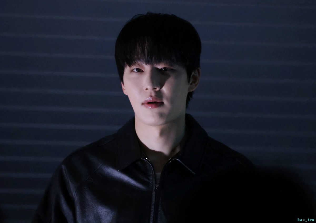 _luz_pic's tweet photo. 261017 라흐마니노프 퇴근길 원태민

참 좋은 태미니 -`♡´- https://t.co/4uFnV1hErP