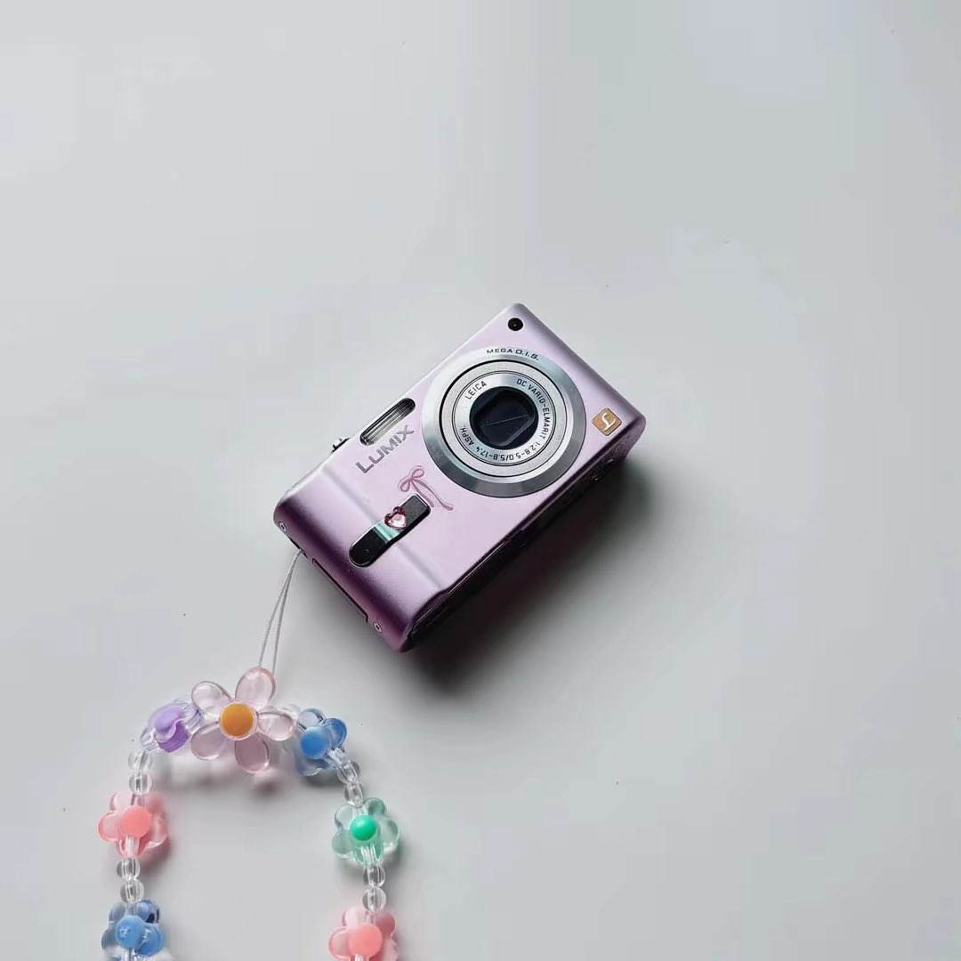 baifern_camera's tweet photo. Lumix dmc fx10 pink💘โทนนวลๆฟุ้งๆ
📍สามารถถ่ายภาพความละเอียดได้ที่ 6 เมกะพิกเซล
🛍️แฟลช เปิด-ปิดปกติ ตัวเครื่องสวยๆ
🍒ตำหนิ -

💸Price: 2690.-

#กล้องดิจิตอล #กล้องดิจิตอลมือสอง #กล้องดิจิตอลเก่า #ส่งต่อกล้องดิจิตอล #ส่งต่อกล้อง https://t.co/yUkXgGJksb