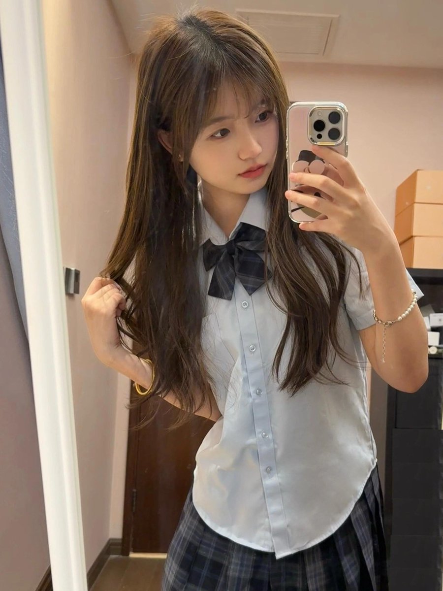 Ethan6067's tweet photo. 现在是19:43刚吃完饭新拍的  

有人想要锐评一下我女高的福嘛  

（拒绝人机）赶紧看，我要删了  

真没有🚪   流言1我真给呀 https://t.co/ESUs8qgygy