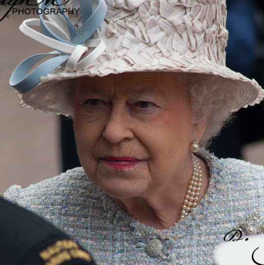 MaxiedotVox's tweet photo. @MatttDavey I took these shots of her in 2012 during her Jubilee visit to Bromley. https://t.co/NCgOsBQMOC