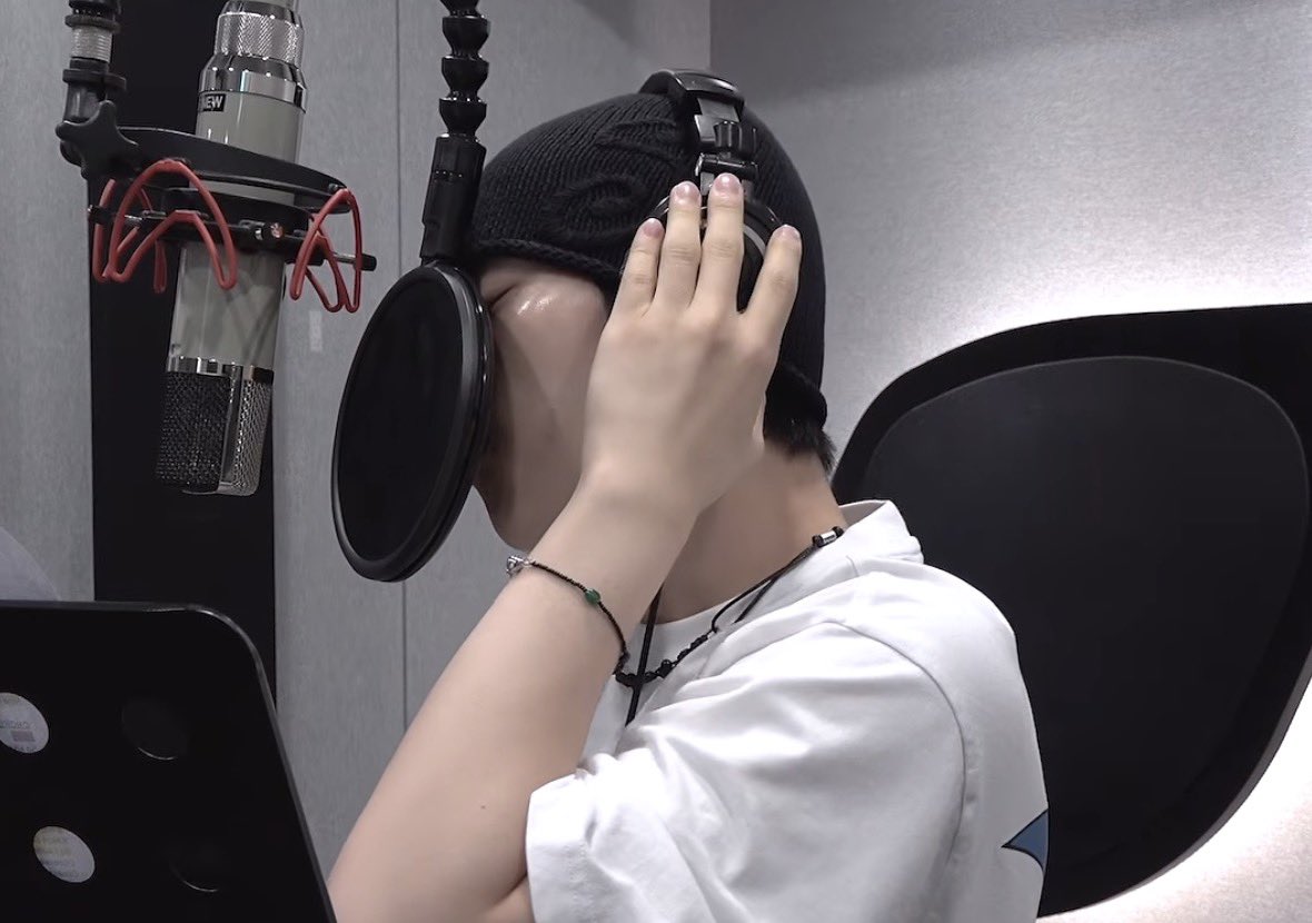 jjungmore's tweet photo. 김정수, 깐달걀설
광대쪽 광이 엄청나 •• https://t.co/gMIv4VCzY4