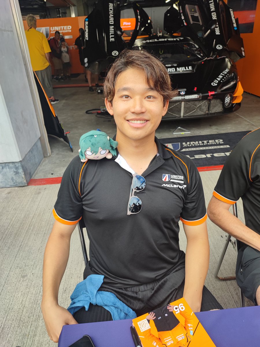 ikarest's tweet photo. WECつけたら解説が佐藤万璃音選手だ。
昔WEC富士で撮らせていただきました。栞子と。 https://t.co/XjTN05RmUt