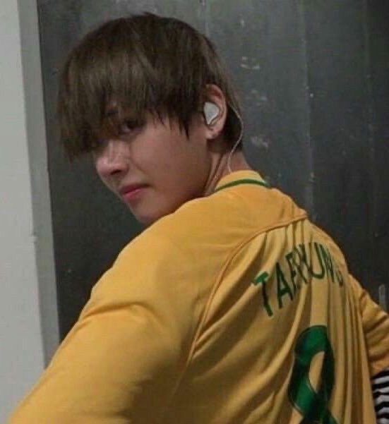 fatherhyungs's tweet photo. brazil your king is coming https://t.co/z7jxc8w87i