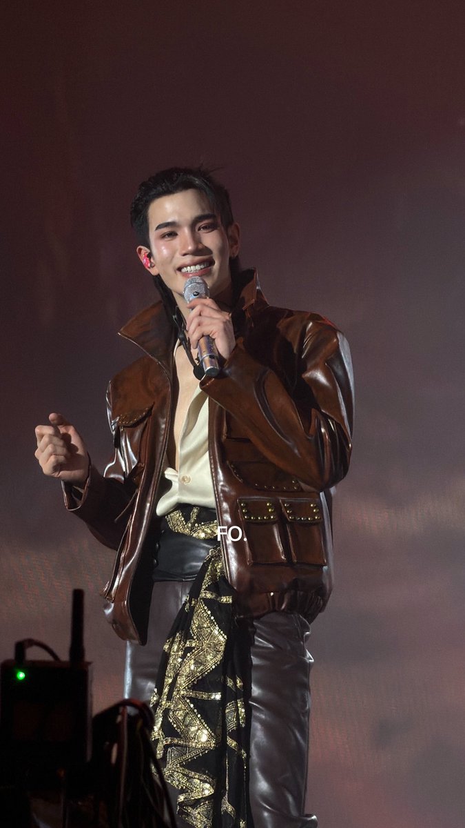 FourthOfficiall's tweet photo. หวัดดีจ๊ะคนเก่ง 🫡

OH MY BEST DAY WITH FOURTH
#FourthConcertD3 
#Fourthnattawat #โฟร์ทณัฐวรรธน์ https://t.co/5T0r8uu611