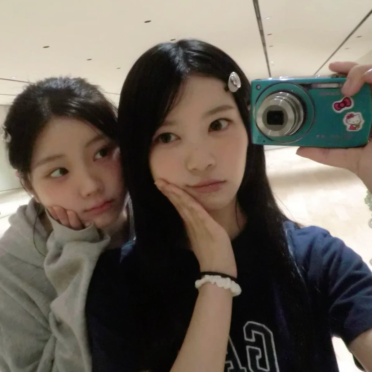 hyeonsacai's tweet photo. #moothunt - lf kpop moots!

hi!! i'm jen - 16 - 🏴󠁧󠁢󠁳󠁣󠁴󠁿

𝜗ৎ she/her
𝜗ৎ ults: illit, cortis, atz, enha
𝜗ৎ wonhee + seonghyeon biased
𝜗ৎ stan: lsf, tuide
𝜗ৎ dni: shedtwt 
𝜗ৎ i'm interactive + ifb🥹

♡/↻ to spread

#kpoptwt #stantwt #coertwt #gllitwt #entwt #atinytwt #fearnot https://t.co/6bnY8qsEEs
