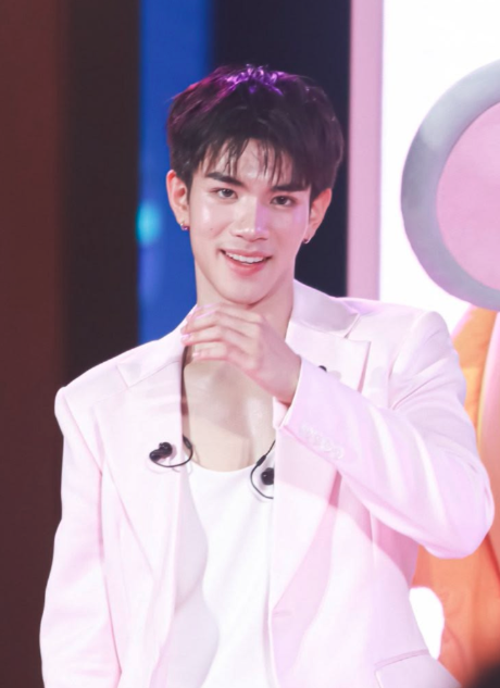 AboutMusicYT's tweet photo. Happy 22nd birthday to the talented and all rounder Fourth Nattawat! https://t.co/ZmXFzxZNBU