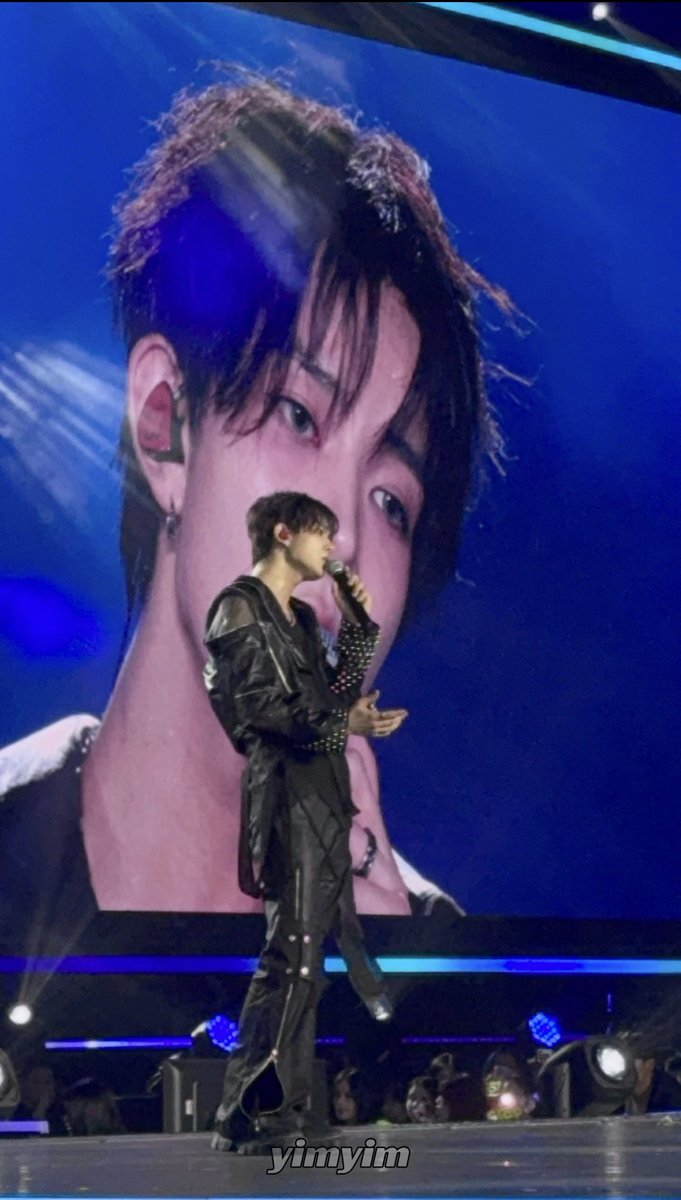 heeseungggiiee's tweet photo. evan is so fucking pretty on the big screen https://t.co/8ivT1kvNaV