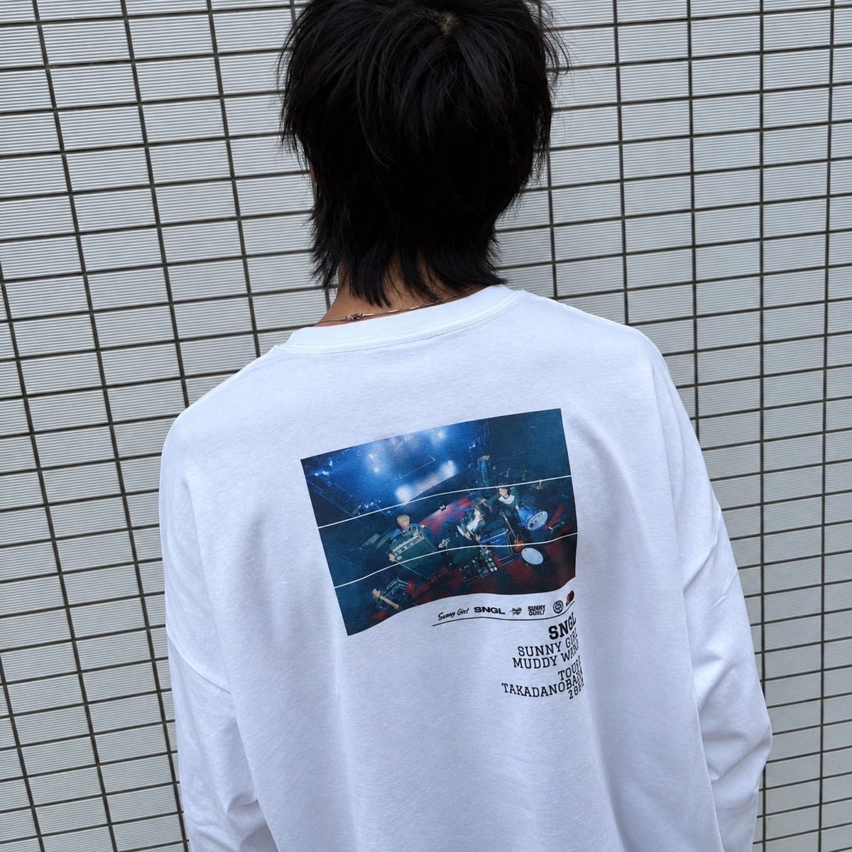 32_sunny_girl's tweet photo. 【 限定グッズ第2弾解禁 】
2026.10.31 Zepp DiverCity 限定グッズ解禁 

・1番近くバックプリントロンT
ブラック / ホワイト
ワンサイズ(Lサイズ相当)
¥5,000

・記録キーホルダー ver.1
¥700

•ロゴステッカー オレンジ (※おひとり様3枚まで)
¥300 https://t.co/ohGaTtMCYL