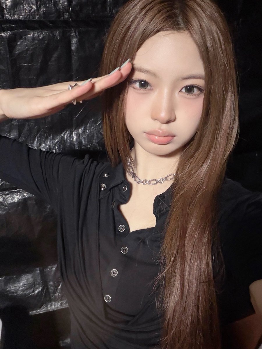 pinii18_'s tweet photo. 어머르 이존예셀카뭐야 https://t.co/rWvG6NZqLB
