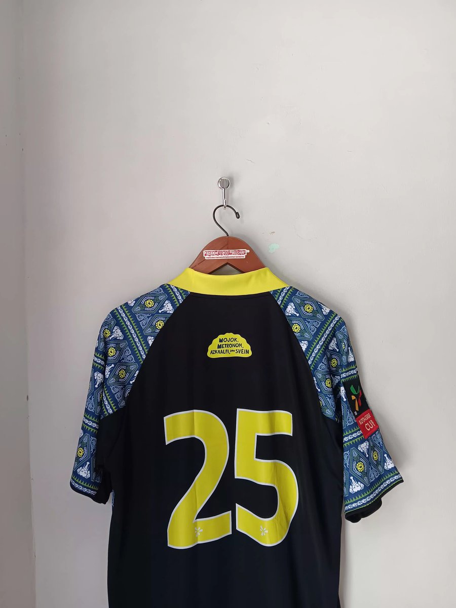 Pagarbetisfs's tweet photo. Detail lelang #betis2

Minggu, 18 Oktober 2026

• Jersey MeMo football for Humanity
• Size XL 76 x 57 cm

Mulus cakep, ala ala Indonesia Super League era https://t.co/lup0WTqO6t