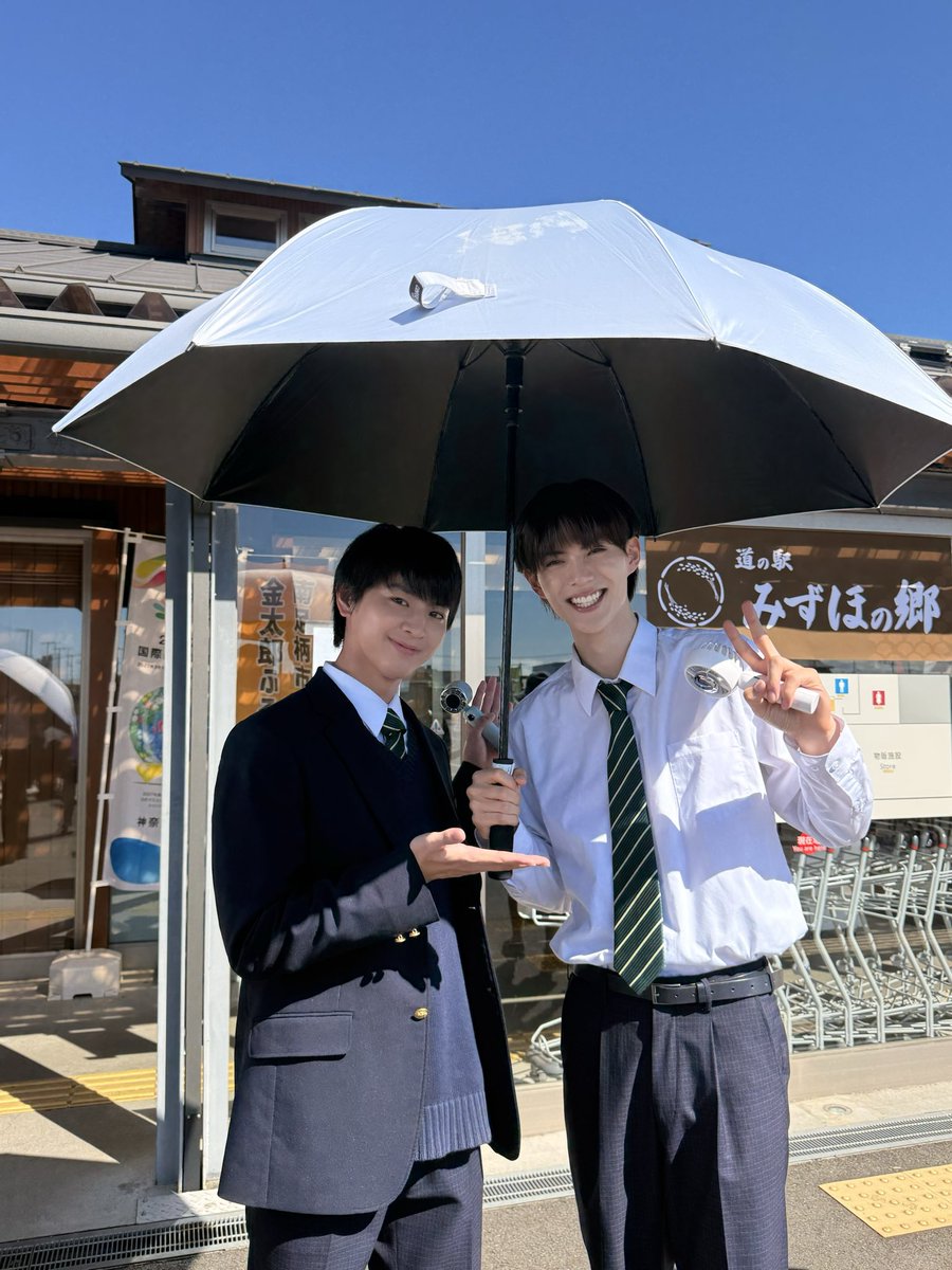 kan_hideyoshi's tweet photo. 【修学旅行で仲良くないグループに入りました2】
第1話ありがとうございました🏫💌

皆さんどうでしたでしょうか？

渡会紬嵩の『激重渡暴劇場』堪能できましたか？笑

勉強合宿1日目からすごい展開でしたね。

来週2話、勉強合宿2日目、お楽しみに！

つかさの一喜一憂劇、好きだよ笑

#修学旅行で仲良くないグループに入りました
#ドラマ修学旅行
#簡秀吉